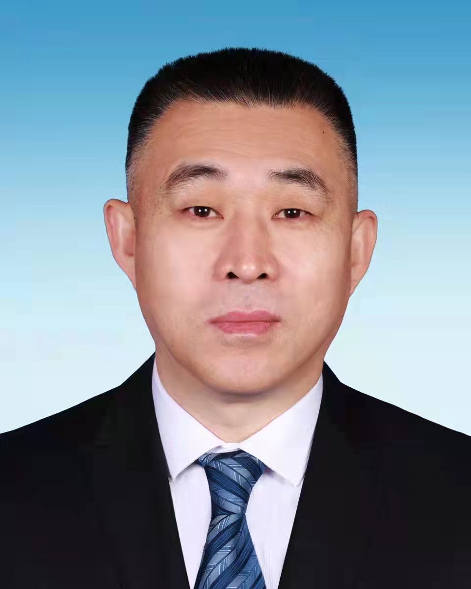 李 军