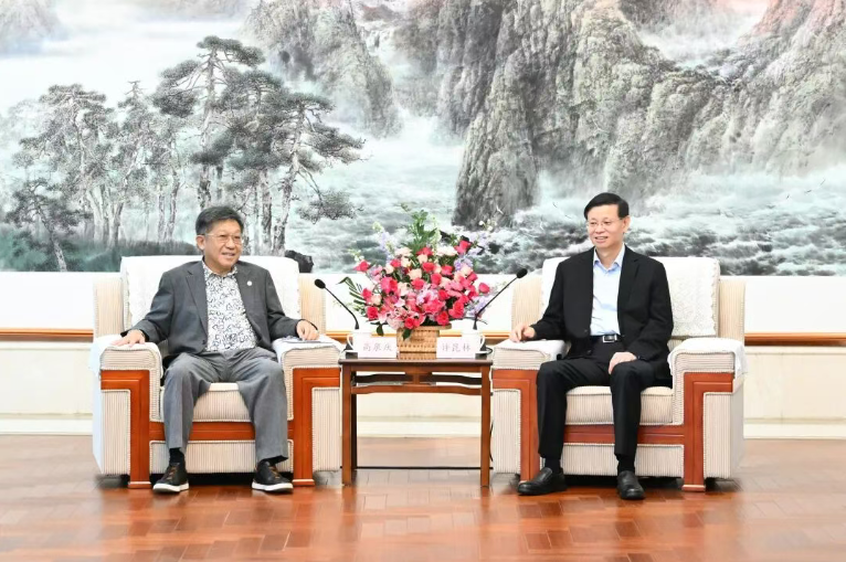 许昆林会见新加坡中华总商会代表团