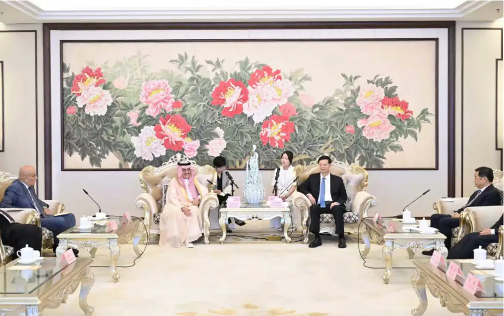 许昆林王新伟会见沙特国际电力和水务公司董事长穆罕默德·阿布纳扬